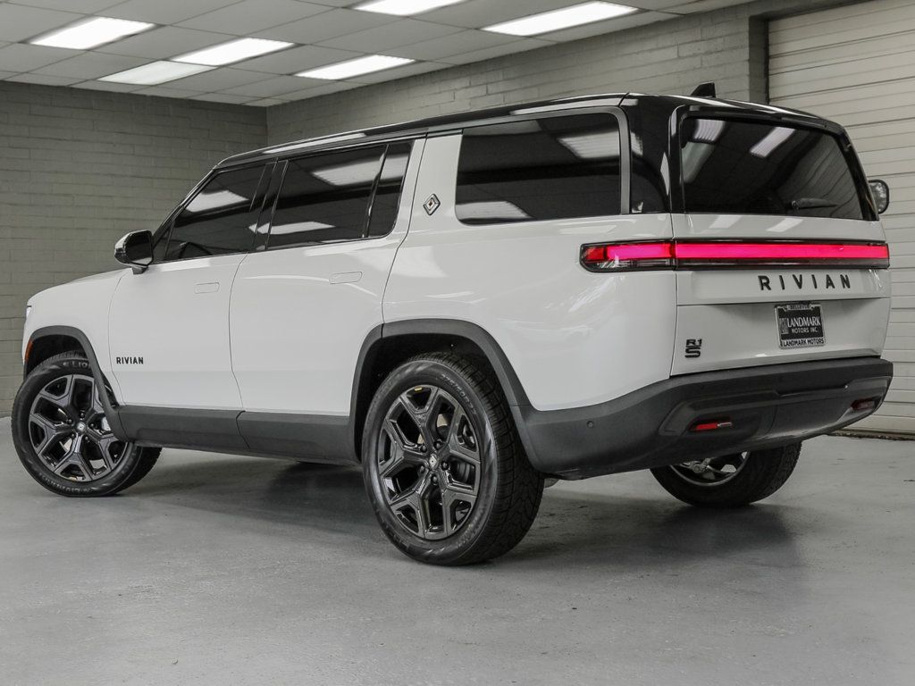 Rivian R1S photo 32