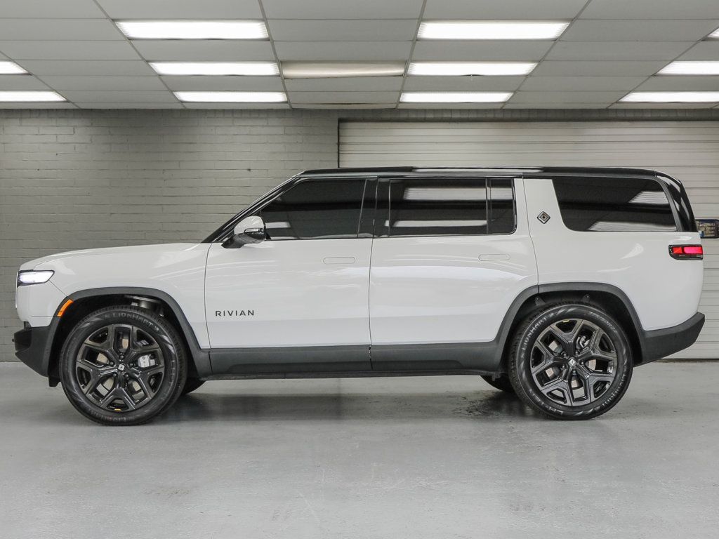 Rivian R1S photo 5