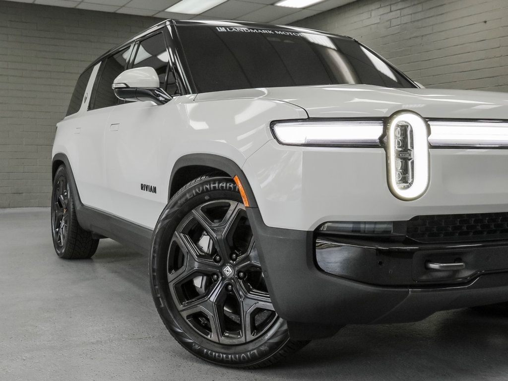 Rivian R1S photo 7