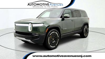 2025 Rivian R1S
