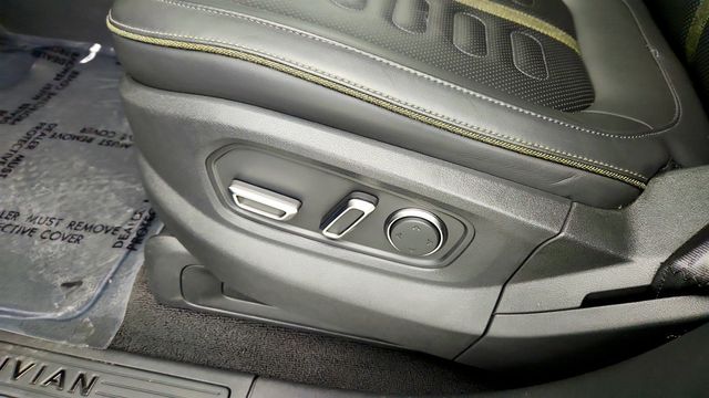 2025 Rivian R1S Adventure Dual-Motor Standard Pack w/ Autonomy Driver Assistance - 23080964 - 11