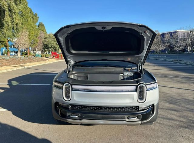 2025 Rivian R1S Adventure Edition - 22938503 - 9