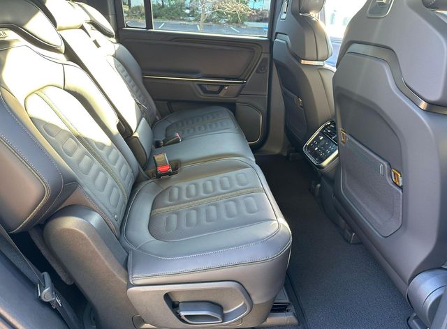 2025 Rivian R1S Adventure Edition - 22938503 - 19