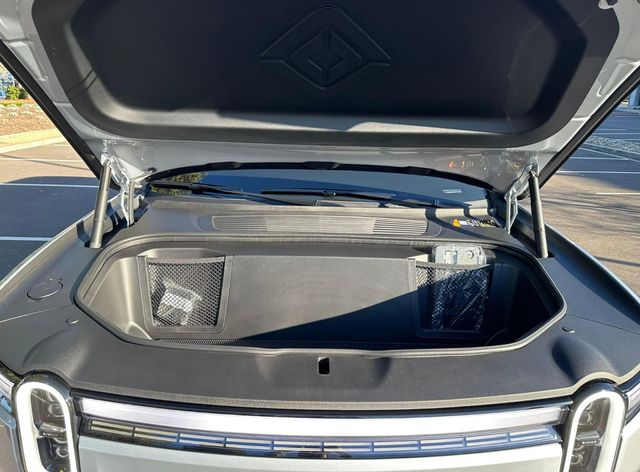 2025 Rivian R1S Adventure Edition - 22938503 - 32