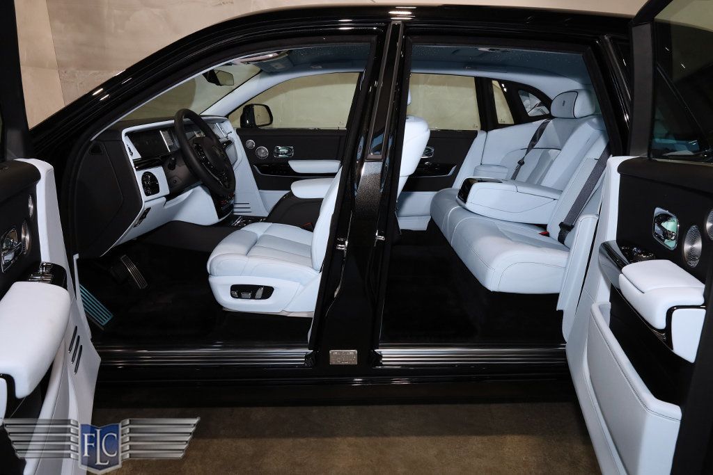2025 Rolls-Royce Phantom Sedan - 22959551 - 12