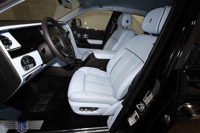 2025 Rolls-Royce Phantom Sedan - 22959551 - 14