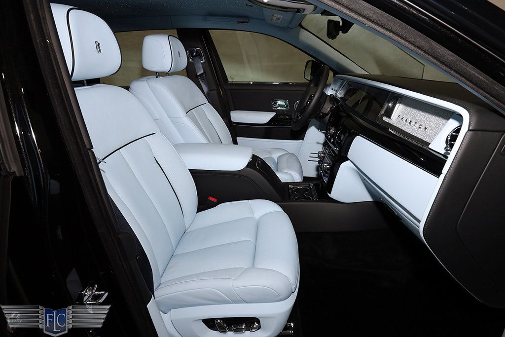 2025 Rolls-Royce Phantom Sedan - 22959551 - 15