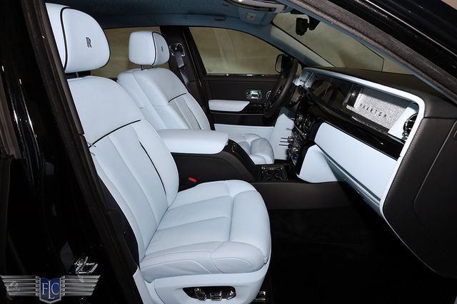 2025 Rolls-Royce Phantom Sedan - 22959551 - 15