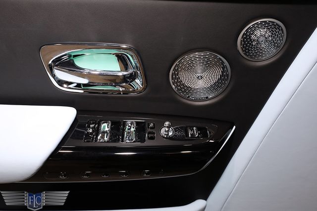 2025 Rolls-Royce Phantom Sedan - 22959551 - 16