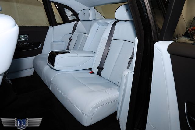 2025 Rolls-Royce Phantom Sedan - 22959551 - 18