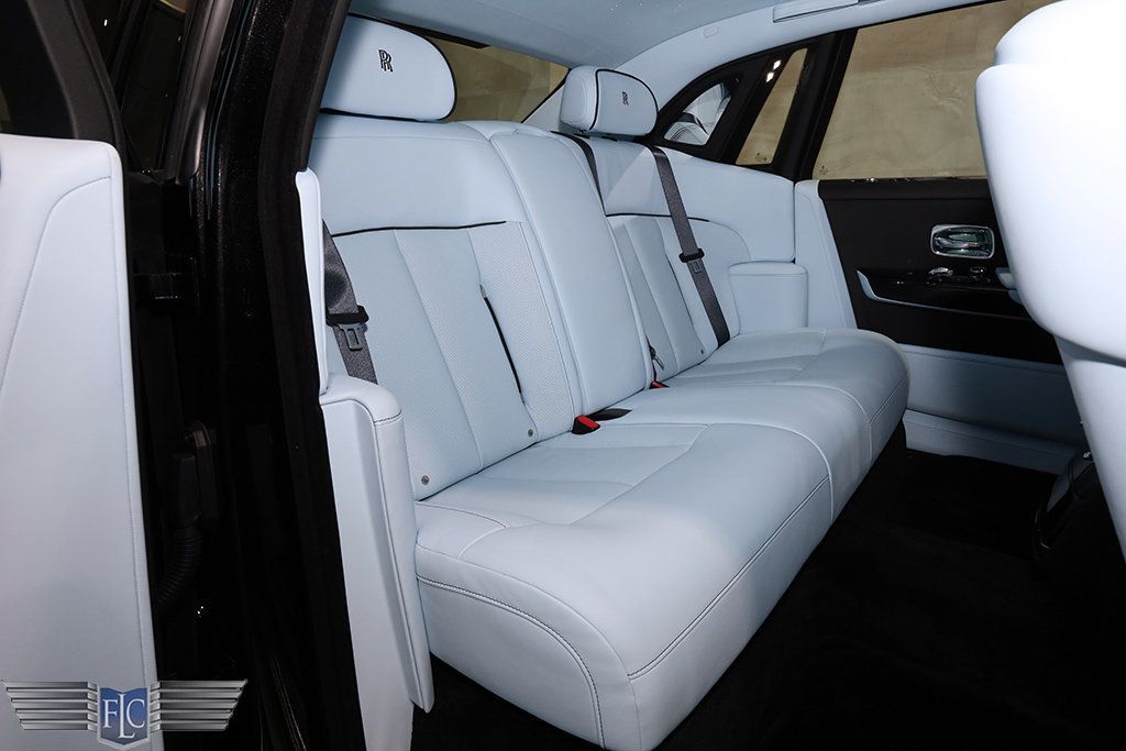2025 Rolls-Royce Phantom Sedan - 22959551 - 19