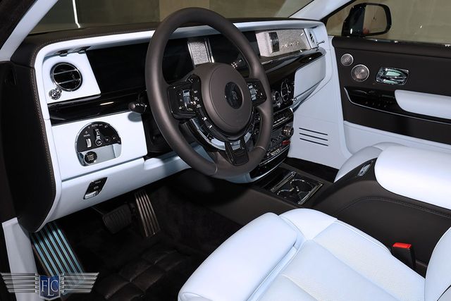2025 Rolls-Royce Phantom Sedan - 22959551 - 25