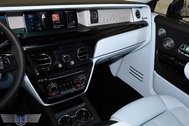 2025 Rolls-Royce Phantom Sedan - 22959551 - 28