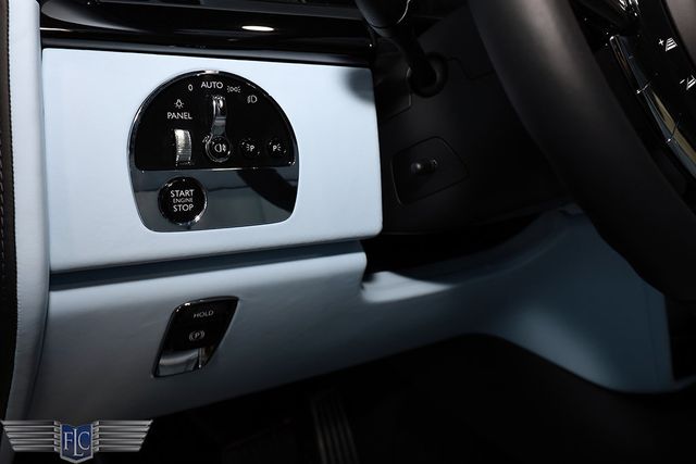 2025 Rolls-Royce Phantom Sedan - 22959551 - 34