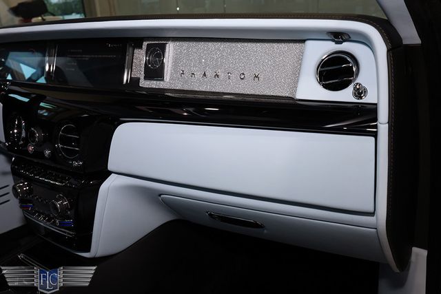 2025 Rolls-Royce Phantom Sedan - 22959551 - 35