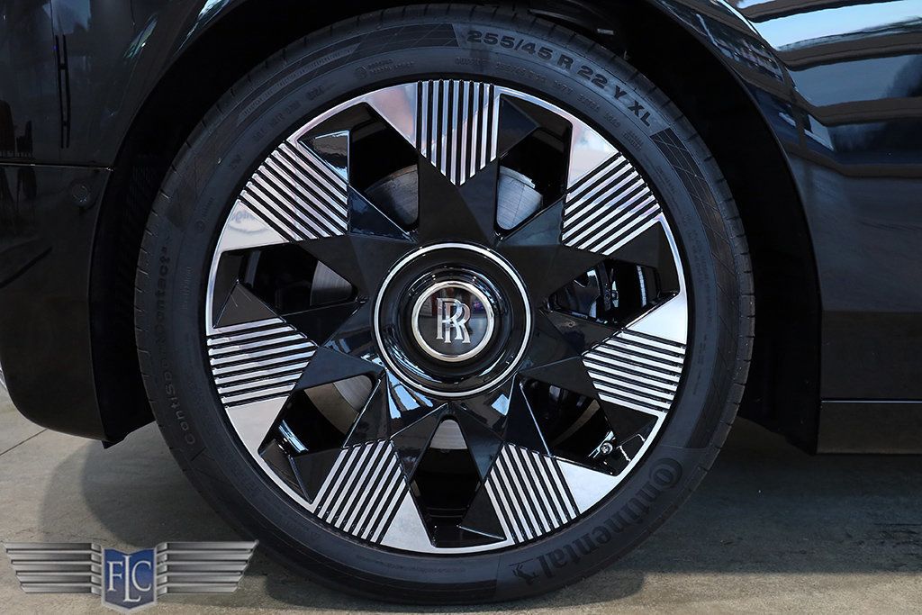 2025 Rolls-Royce Phantom Sedan - 22959551 - 38