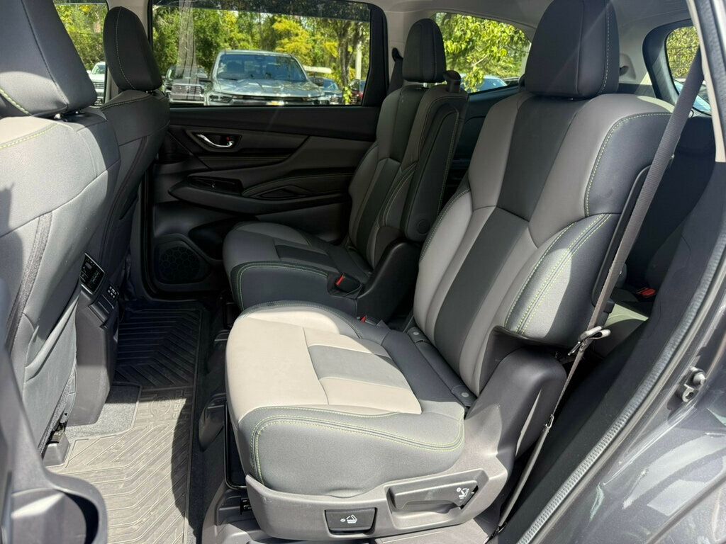 2025 Subaru Ascent Onyx Edition photo 8