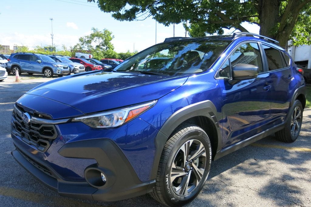 2025 Subaru Crosstrek Premium photo 2