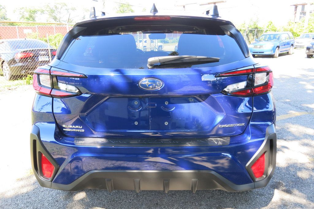 2025 Subaru Crosstrek Premium photo 8