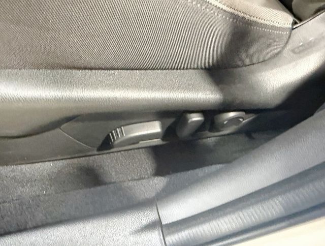 2025 Subaru Crosstrek Premium AWD - 22964696 - 26