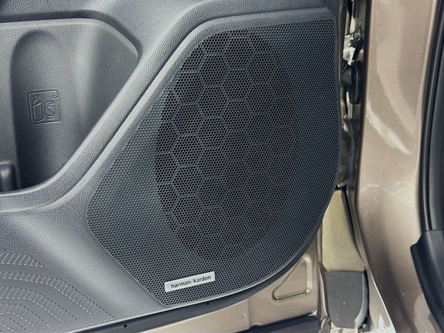 2025 Subaru Forester Touring Hybrid AWD - 22986057 - 19