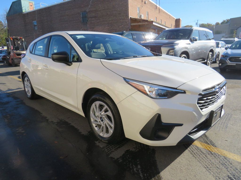 2025 Subaru Impreza Base photo 3