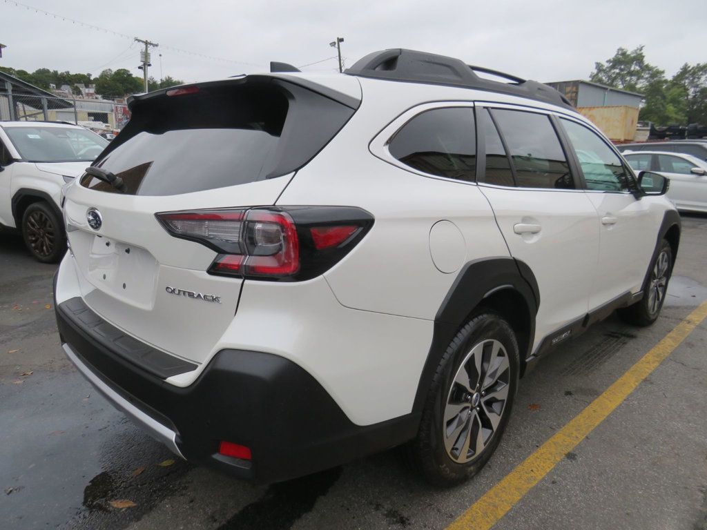 2025 Subaru Outback Limited photo 4