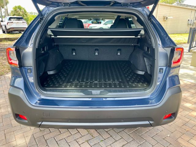 2025 Subaru Outback Onyx Edition's photo