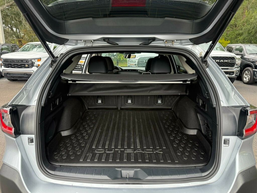 2025 Subaru Outback Onyx Edition photo 9