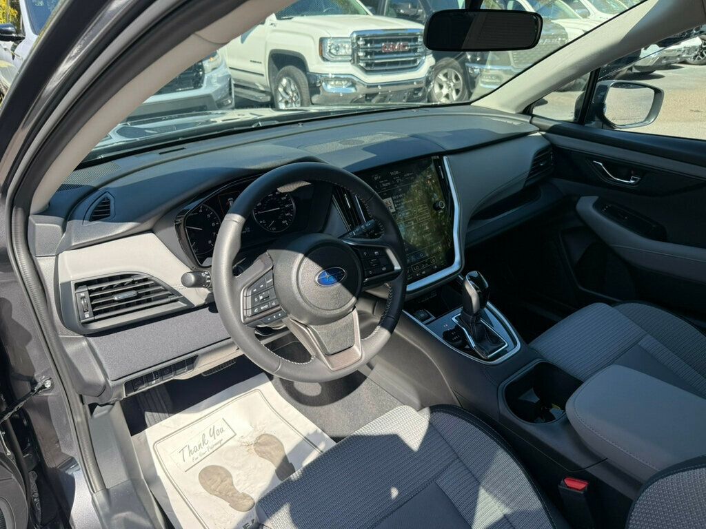 2025 Subaru Outback Premium photo 3