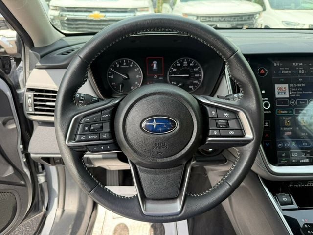2025 Subaru Outback Premium's photo
