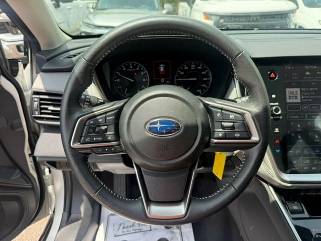 2025 Subaru Outback Premium's photo
