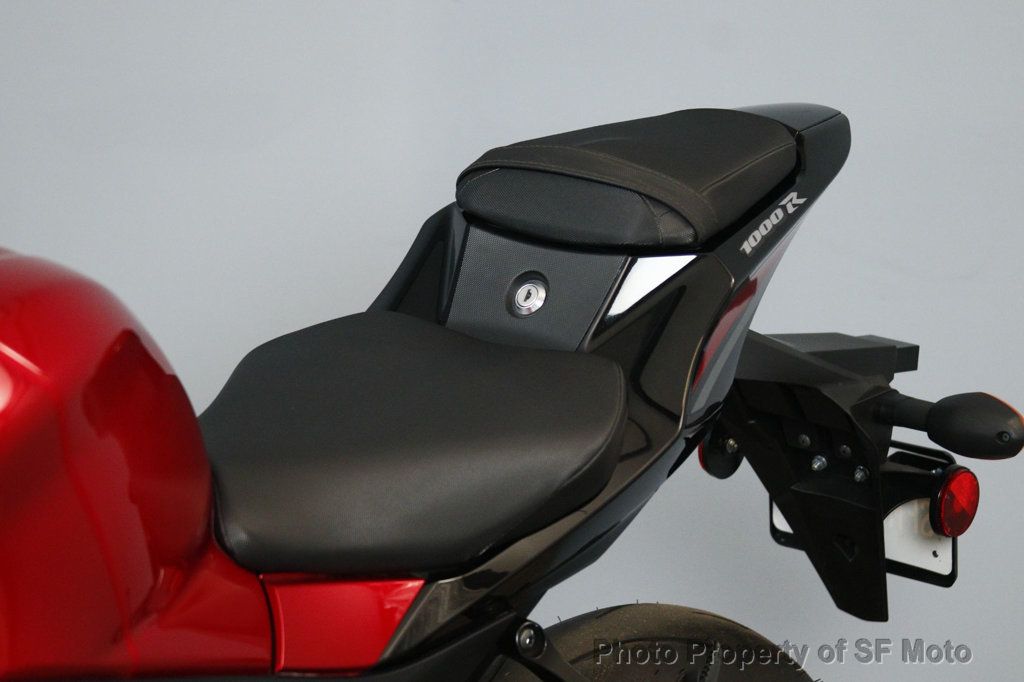 2025 Suzuki GSX-R1000R 1 Owner, 4813 Miles - 23059695 - 37