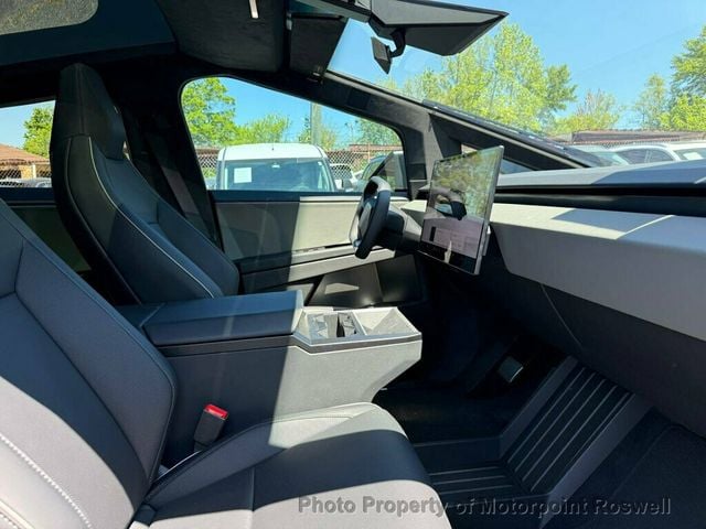2025 Tesla Cybertruck AWD - 22975417 - 30