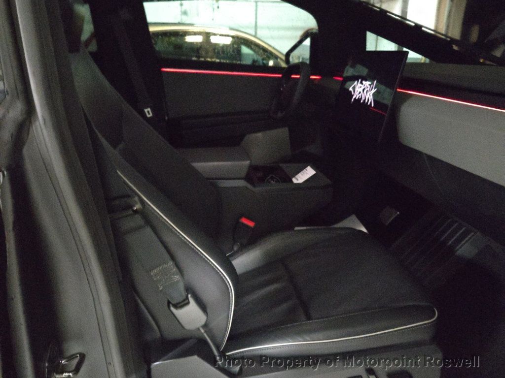 Tesla Cybertruck photo 2