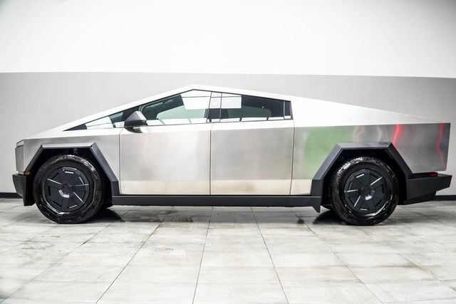 2025 Tesla Cybertruck AWD - 22990751 - 11