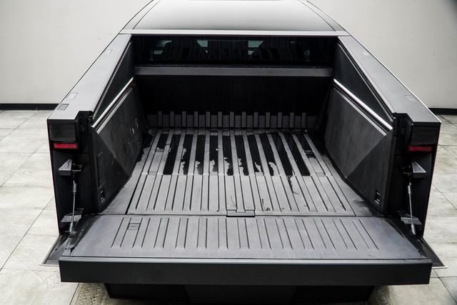 2025 Tesla Cybertruck AWD - 22990751 - 16