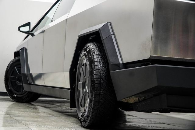 2025 Tesla Cybertruck AWD - 22990751 - 19