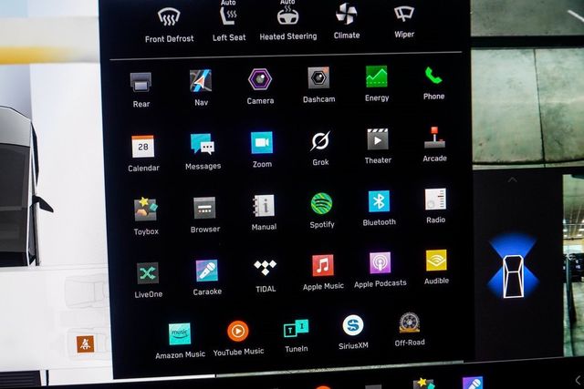 2025 Tesla Cybertruck AWD - 22990751 - 31