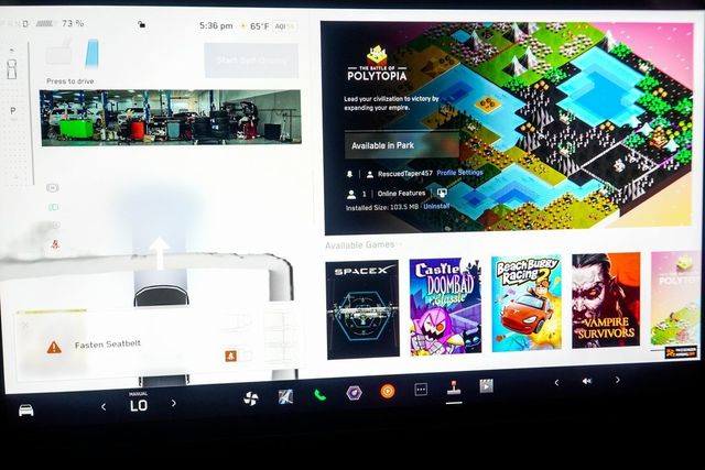 2025 Tesla Cybertruck AWD - 22990751 - 32