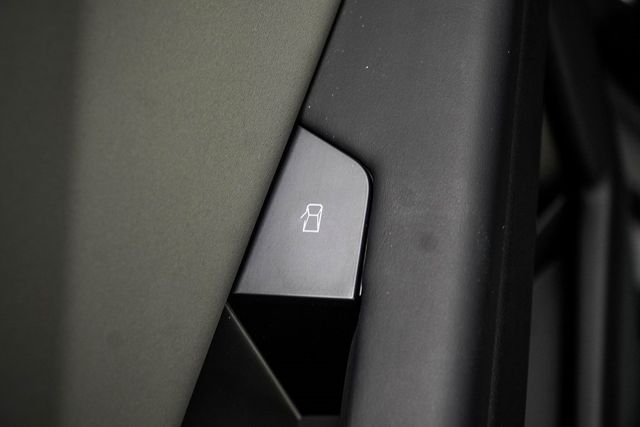 2025 Tesla Cybertruck AWD - 22990751 - 39