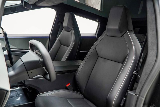 2025 Tesla Cybertruck AWD - 22990751 - 40