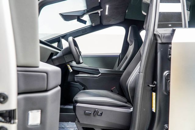 2025 Tesla Cybertruck AWD - 22990751 - 41