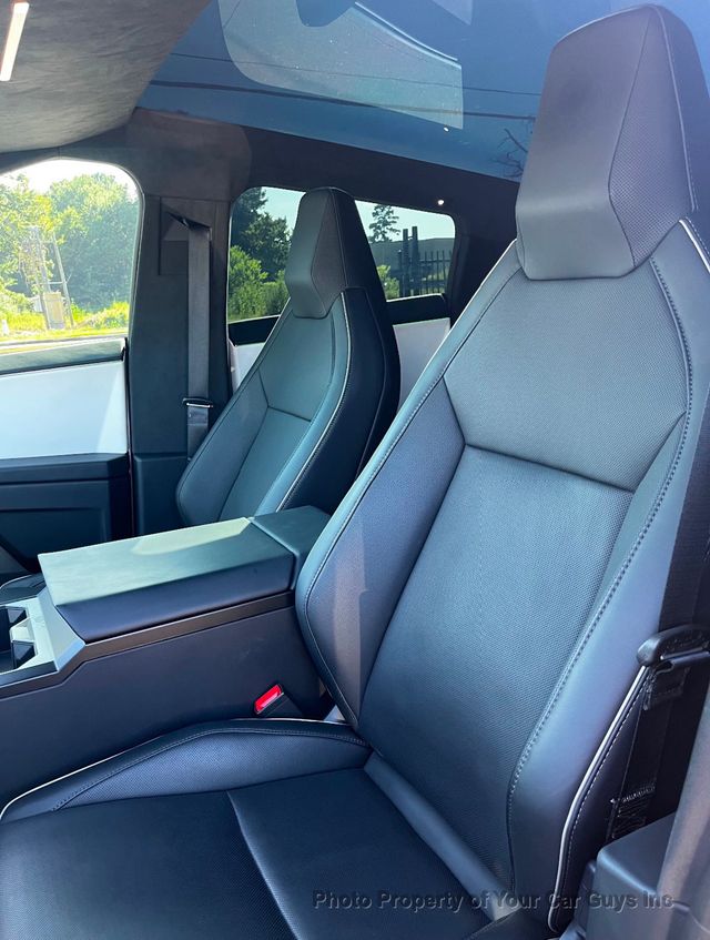2025 Tesla Cybertruck AWD - 23061112 - 10