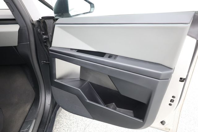 2025 Tesla Cybertruck AWD - 23093254 - 29