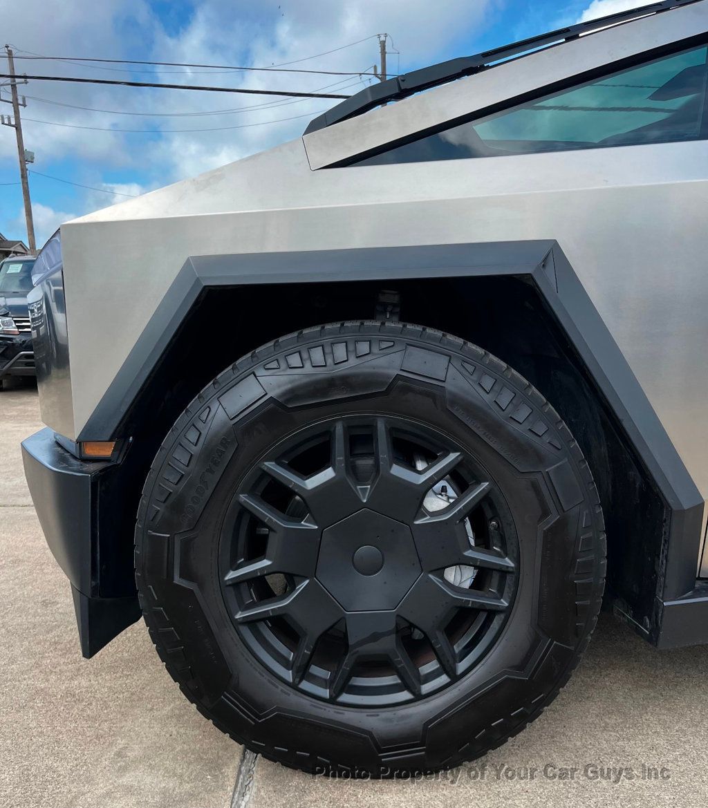 2025 Tesla Cybertruck AWD - INCLUDES WARRANTY  - 23061112 - 33