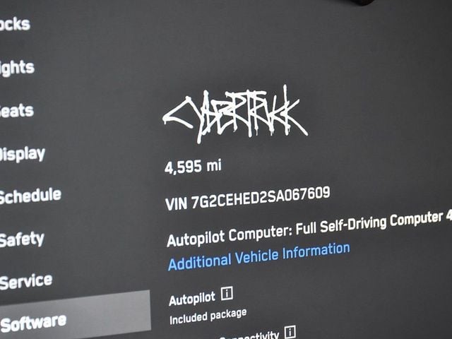 2025 Tesla Cybertruck Base - 22977914 - 29