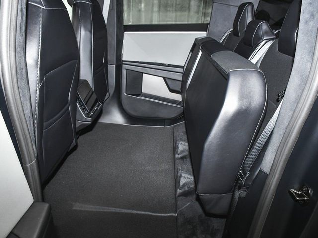 2025 Tesla Cybertruck Base - 22977914 - 52