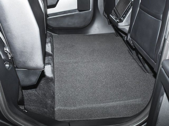 2025 Tesla Cybertruck Base - 22977914 - 54