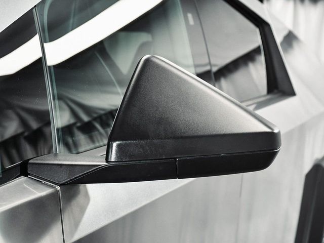 2025 Tesla Cybertruck Base - 22977914 - 79